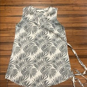 Skies Are Blue maternity top XS